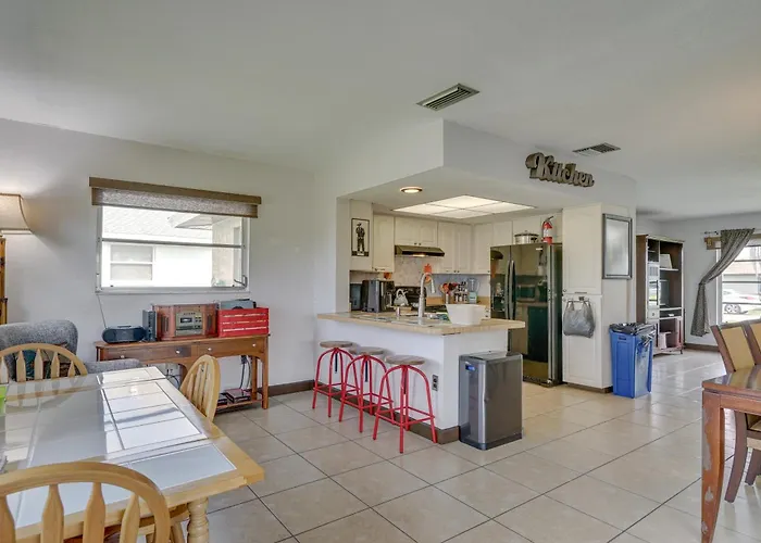 Canal-Front Retreat W/ Heated Pool & Hot Tub!