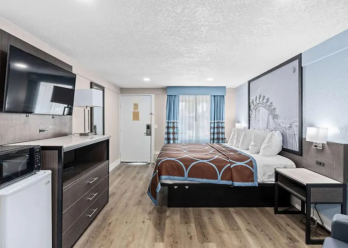 Super 8 By Wyndham Kissimmee-Orlando