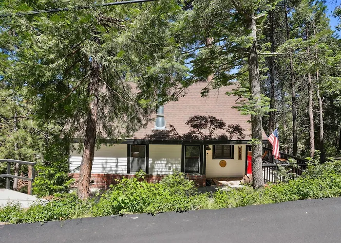 Twin Peaks Vacation Rental With Hot Tub!
