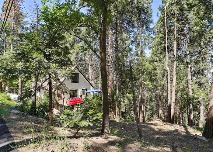 Twin Peaks Vacation Rental With Hot Tub!
