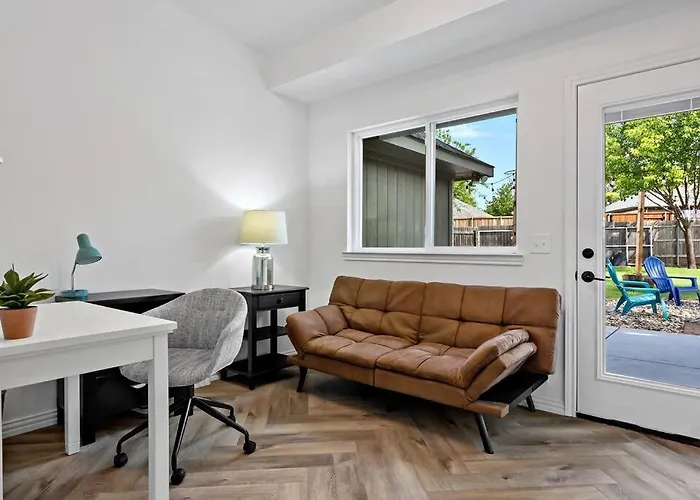 Remodeled 4 Bedroom Home Close To Downtown Frisco.