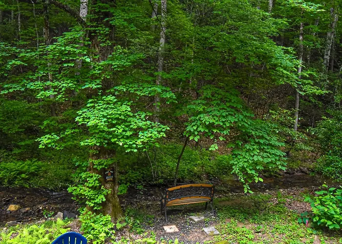 Creekside Getaway