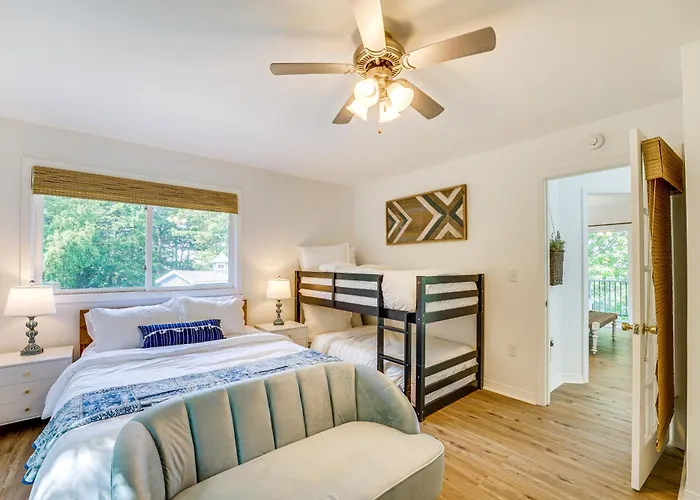 Private Beachfront Lake Michigan Rental W/ Kayaks