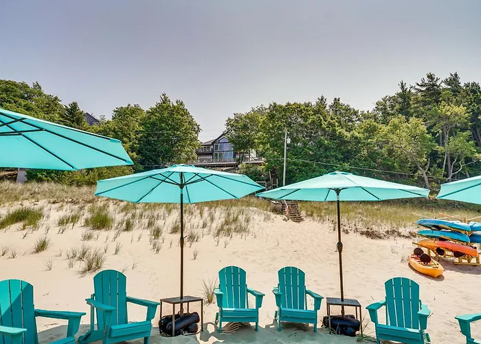 Private Beachfront Lake Michigan Rental W/ Kayaks