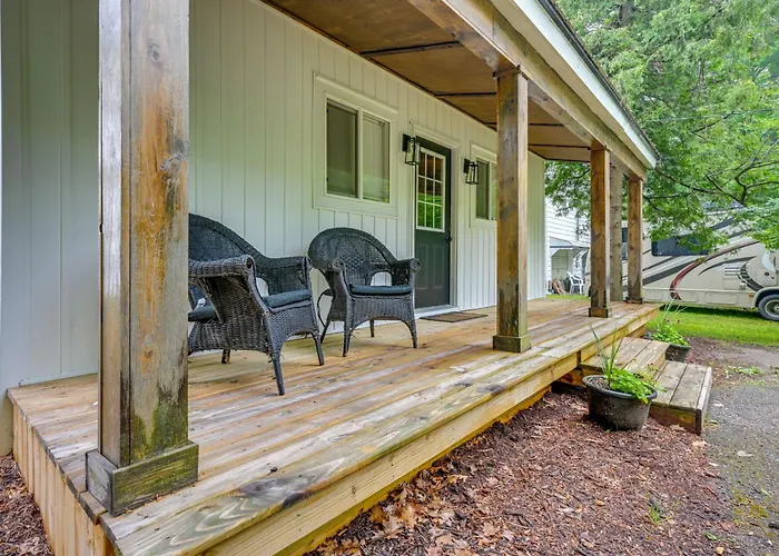 Cozy Waterfront Hale Cottage On Long Lake!