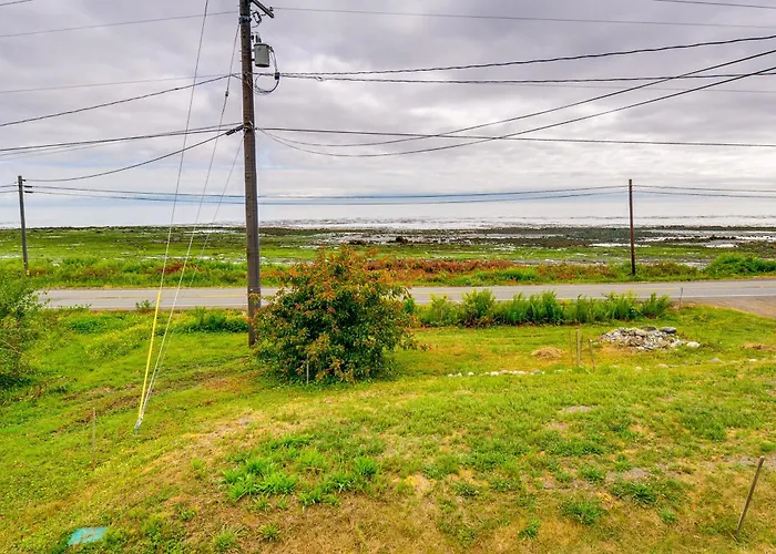 Seiku Vacation Rental W/ Deck & Ocean Views