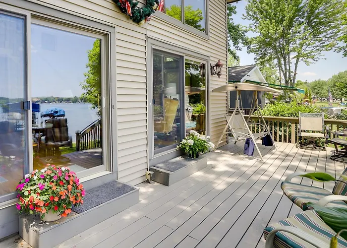Lakefront Vandalia Home W/ Boat Dock & Gas Grill!