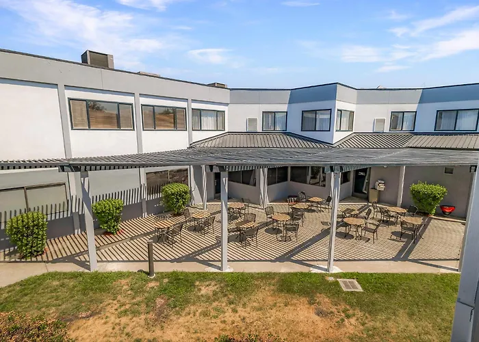 Best Western Plus Wine Country Inn & Suites