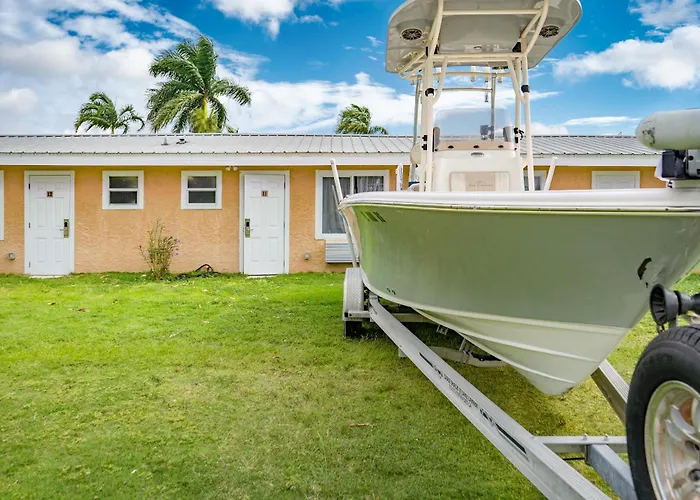 Everglades City Motel - Everglades Adventures Inn