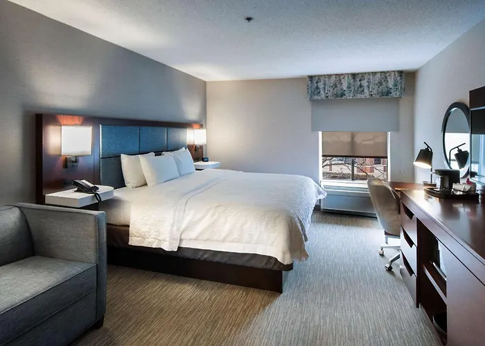 Hampton Inn & Suites Lincolnshire