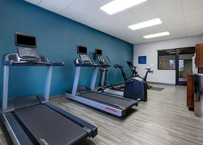 Hampton Inn & Suites Tulare