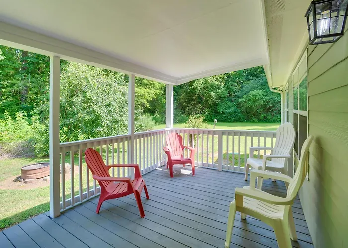 Guntersville Lake House: Boat Ramp Access!