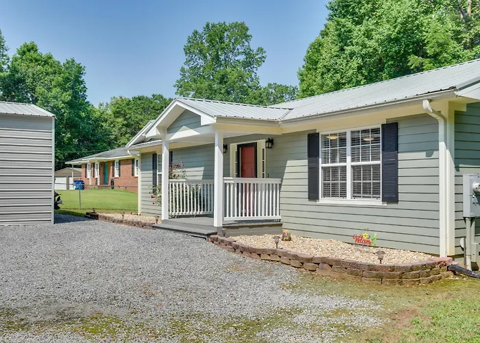 Guntersville Lake House: Boat Ramp Access!