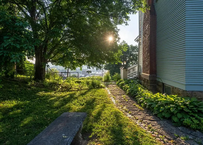 Dubuque'S Front Porch, Historic Charmer, Walk Downtown
