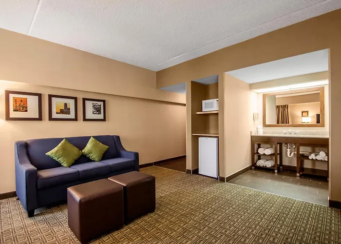 Comfort Suites At Woodbridge