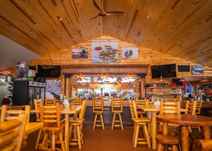 Aj'S Lodge And Oven