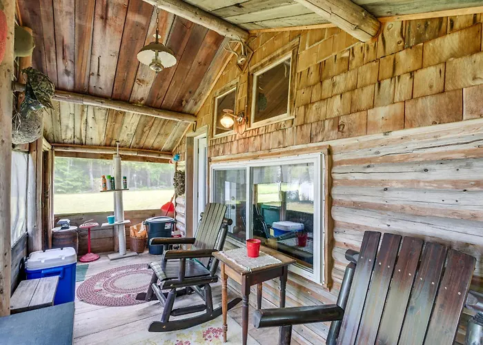 Peaceful Lakefront Cabin Getaway: Dock, Fire Pit!
