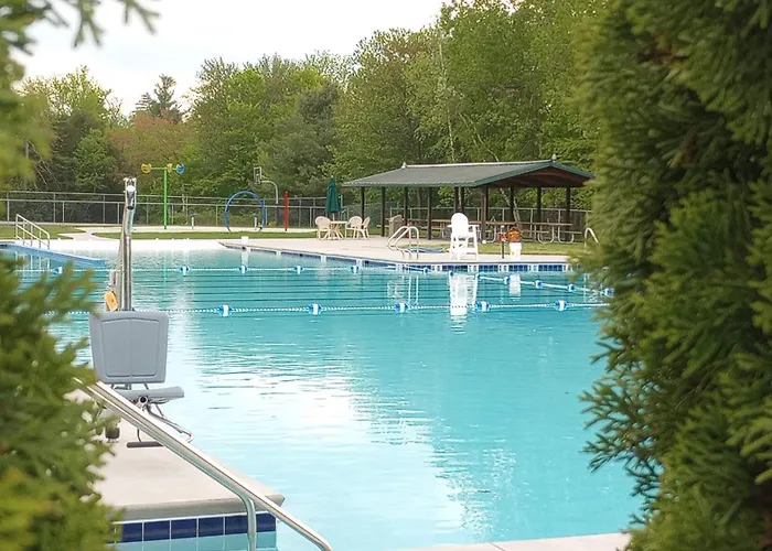Family Retreat, Closest Rental House To Pool & Beach, Hot Tub, Game Room