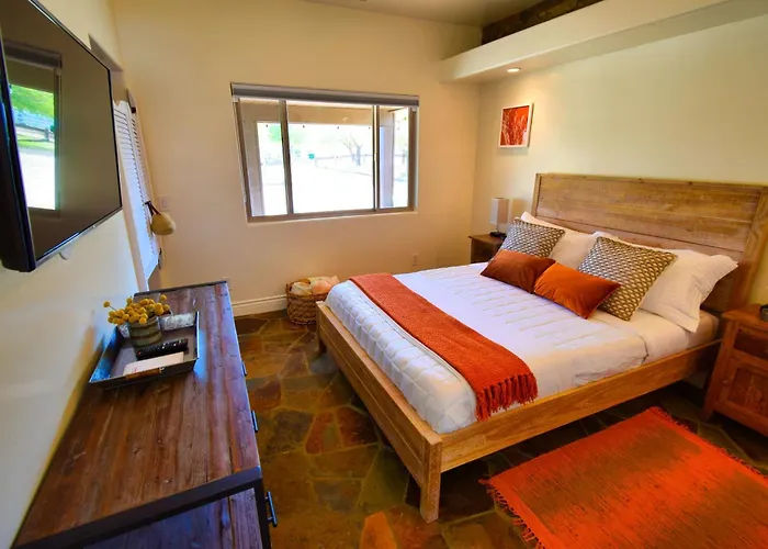 Peppertree Lane Ranch -- Seven-Acre Ranch In The Heart Of Wine Country