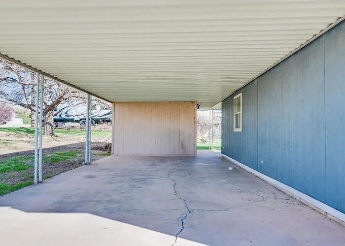 La Verkin Home W/ Yard, Covered Patio & Grill
