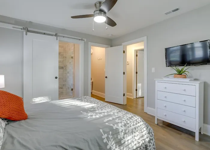 Pet-Friendly Decatur Home ~ 8 Mi To Downtown Atl!