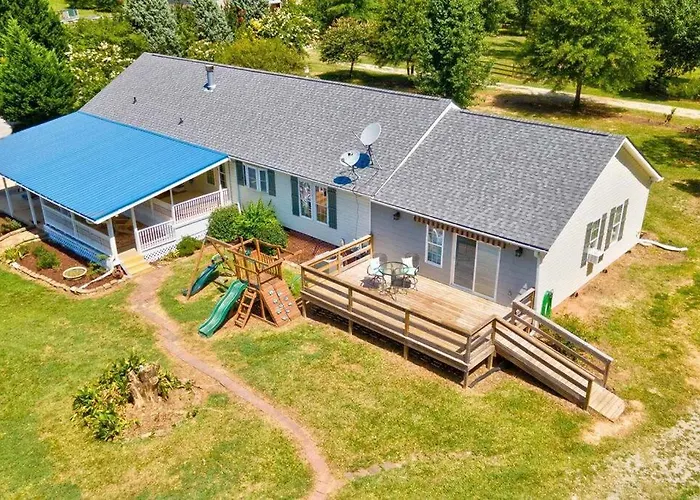 Sovereign Cottage - Farm Land/Hot Tub/Outdoor Area