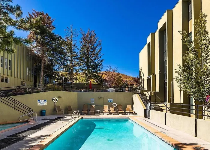 Walk To Lifts! Beautiful 2Br At Base Of Pcmr #Condoinpc