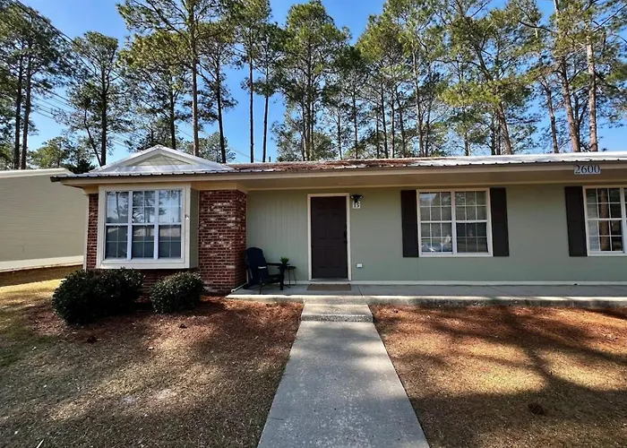Southern Travel - Charming 3 Bedroom