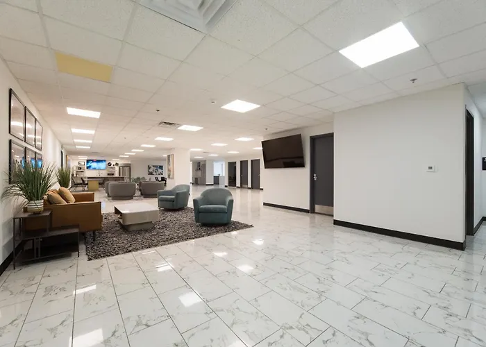 Snazzy Loft Style 2Br I Gym I Parking I Workspace
