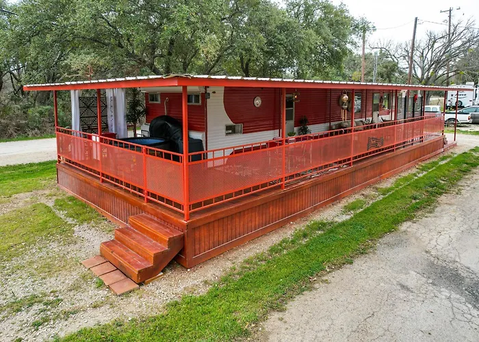 Pet-Friendly Brownwood Home: Walk To Lake!