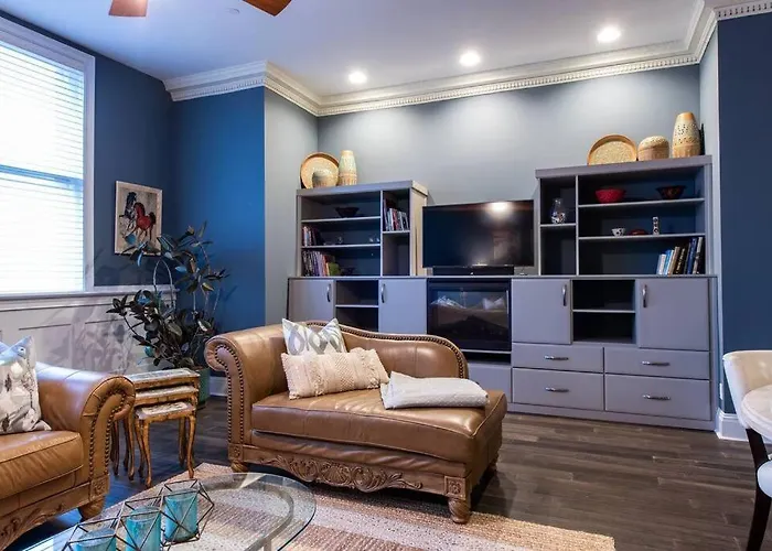 Downtown Sophistication/ Two Bedroom / Two Bath