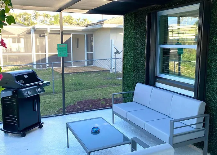 Waterfront Gulf Gateway: Pool/Dock/Grill/Gameroom