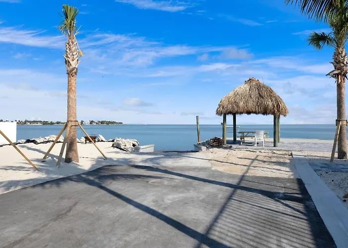 1B 2Ba Seaside Getaway Pool Oceanside