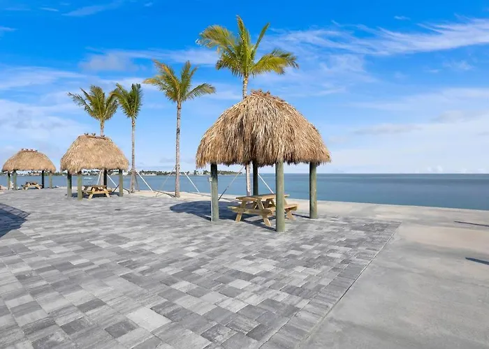 1B 2Ba Seaside Getaway Pool Oceanside