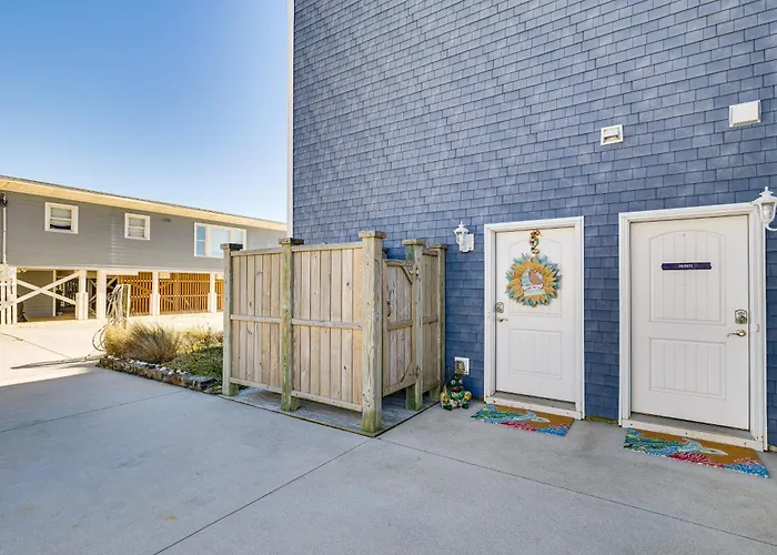 Ocean-View Apt In Emerald Isle - Walk To Beach