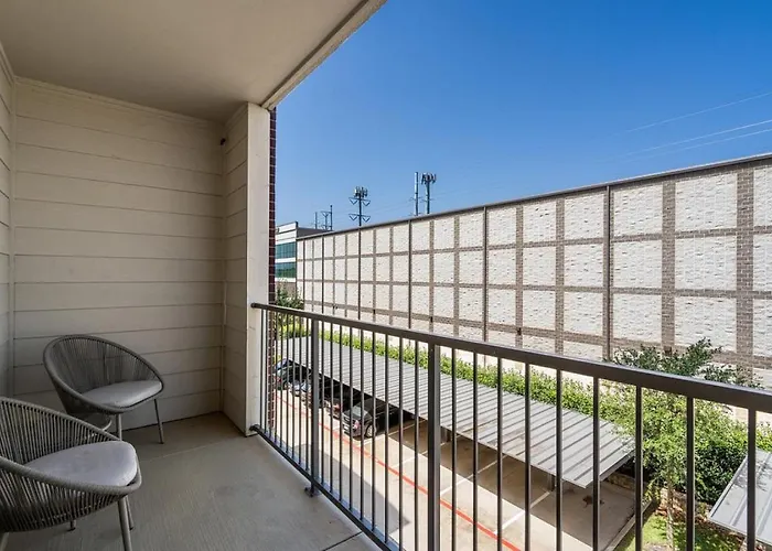 Landing Modern Apartment With Amazing Amenities