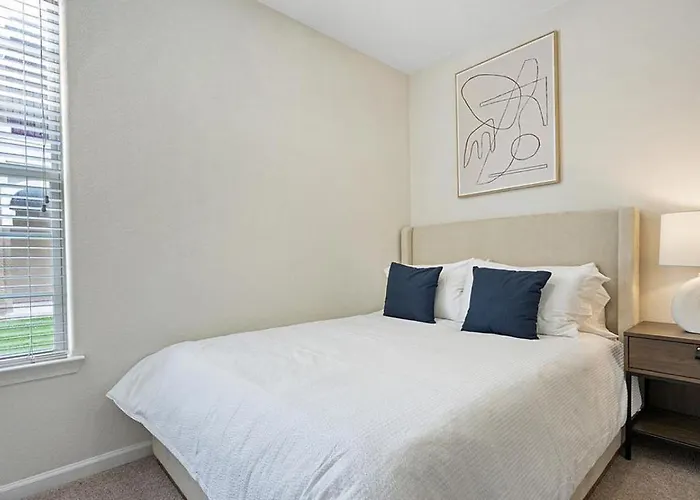 Landing Modern Apartment With Amazing Amenities