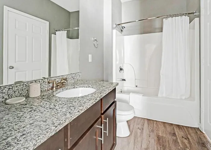 Landing Modern Apartment With Amazing Amenities