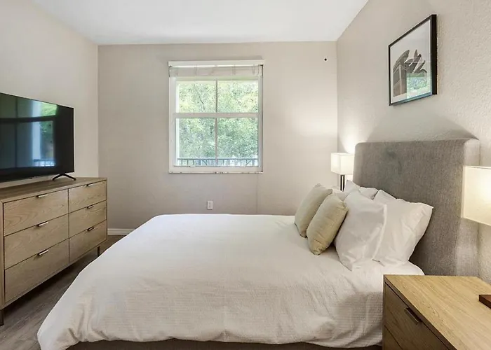 Landing Modern Apartment With Amazing Amenities