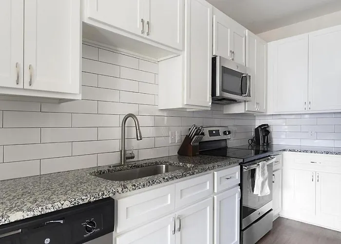 Landing Modern Apartment With Amazing Amenities