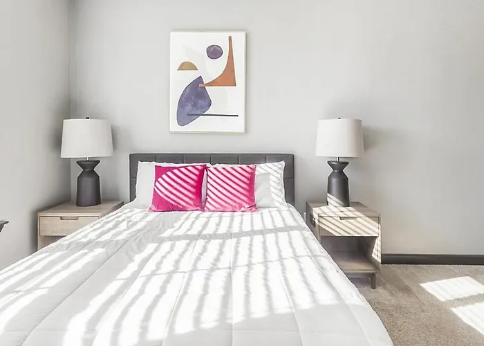 Landing Modern Apartment With Amazing Amenities