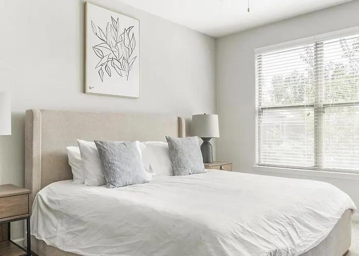 Landing Modern Apartment With Amazing Amenities