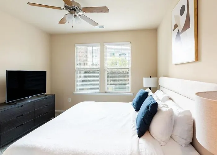 Landing Modern Apartment With Amazing Amenities