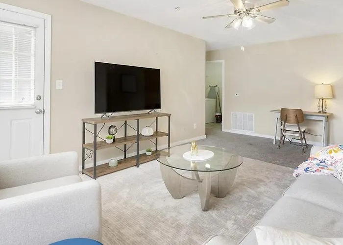 Landing Modern Apartment With Amazing Amenities