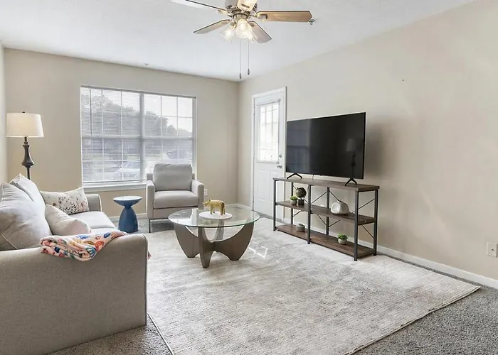 Landing Modern Apartment With Amazing Amenities