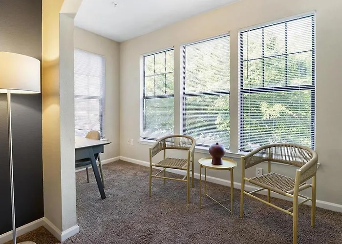 Landing Modern Apartment With Amazing Amenities