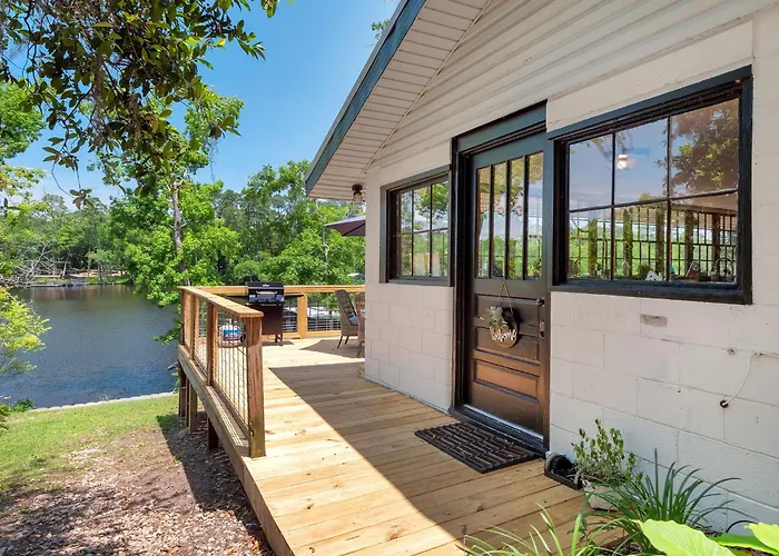 Waterfront On Lake Talquin - Near Fsu - Stunning Views - 2 Story Deck - Fire Pit - Fast 1000 Mbps Internet - 3 Min From Boat Ramp