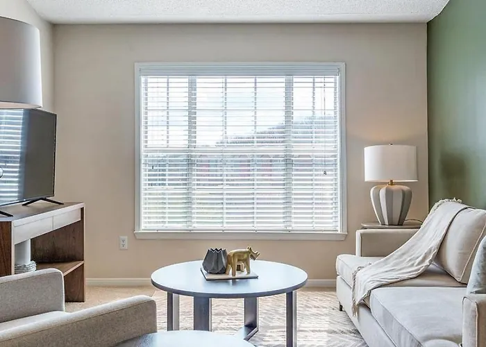 Landing Modern Apartment With Amazing Amenities