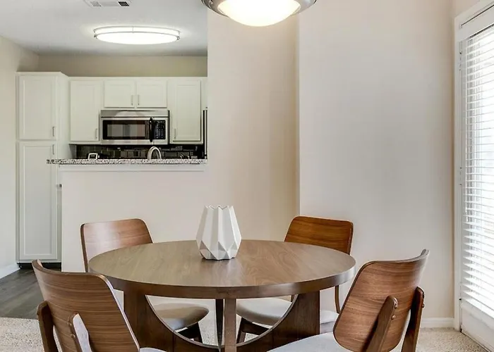 Landing Modern Apartment With Amazing Amenities