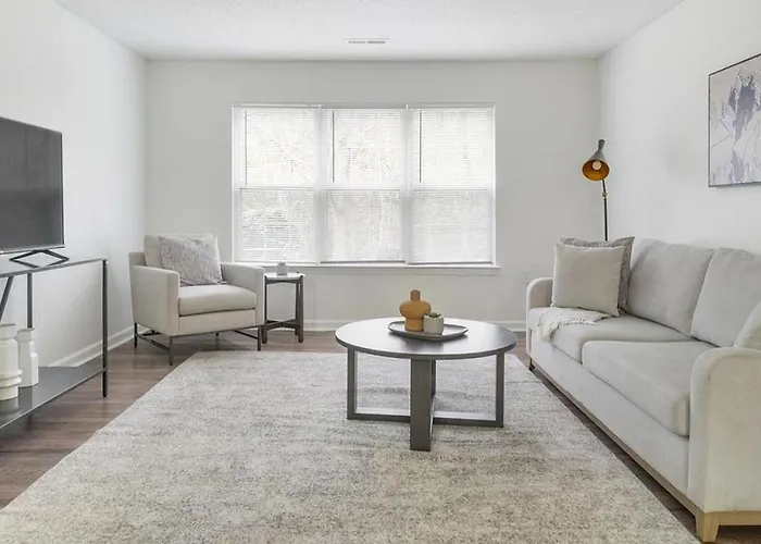 Landing Modern Apartment With Amazing Amenities